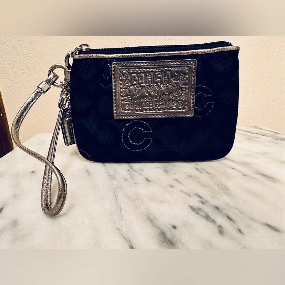 Coach Women's Black Silver Trim SIGNATURE POPPY 1941 Wristlet and Dust Bag